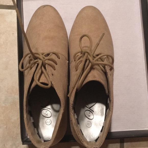 Shoes - Picture 2 of 2